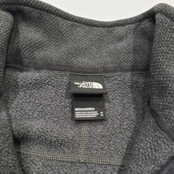 The North Face textured fleece men's pullover size M 1/4zip - Picture 3 of 7